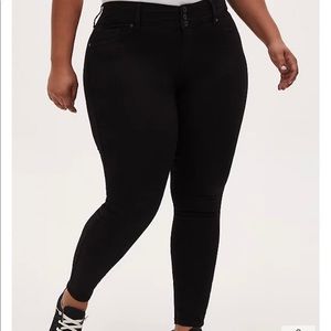 Torrid ECU 3 Button Jegging Size 18